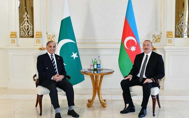 ilham-eliyevin-sahbaz-serifle-tekbetek-gorusu-basladi