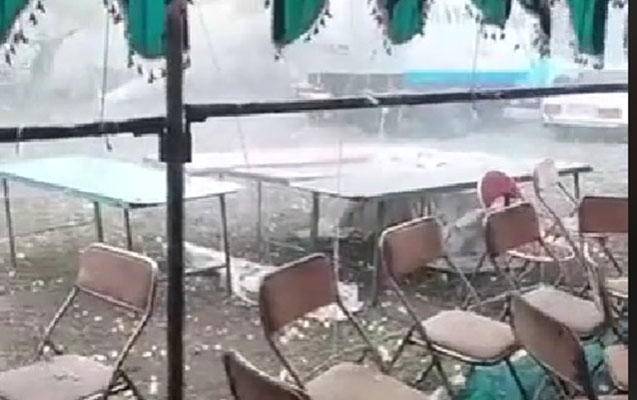 Ağdamda dolu toy çadırını belə dağıtdı