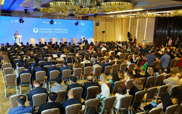 dunyadaki-azerbaycanli-hekimlerin-simpoziumunun-isguzar-proqramina-start-verildi
