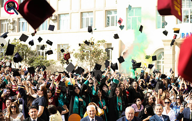 baki-avrasiya-universitetinde-mezun-gunu
