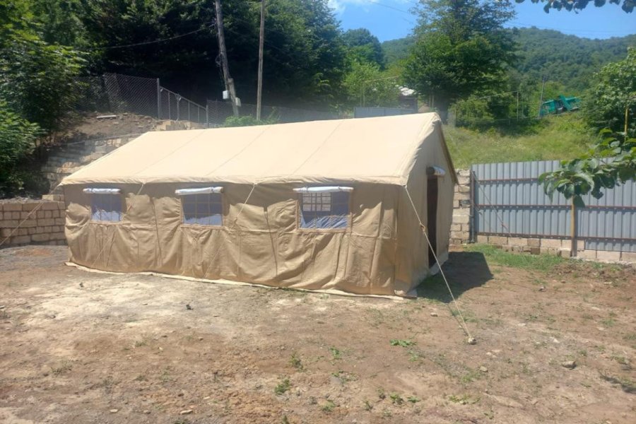 lerikde-2-ev-yararsiz-hala-dusdu-cadirlar-quruldu