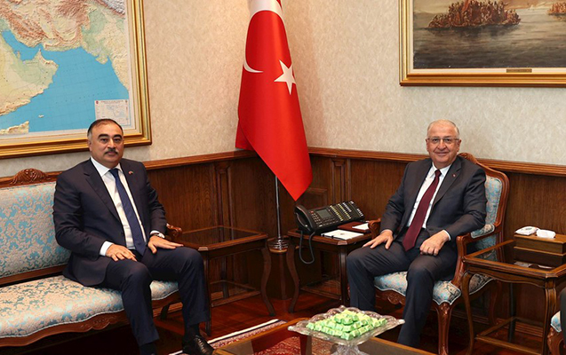 turkiyenin-mudafie-naziri-azerbaycanli-sefiri-qebul-etdi