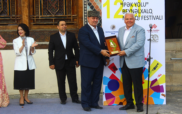 ipek-yolu-festivalinda-zefer-ansamblinin-konserti-olub