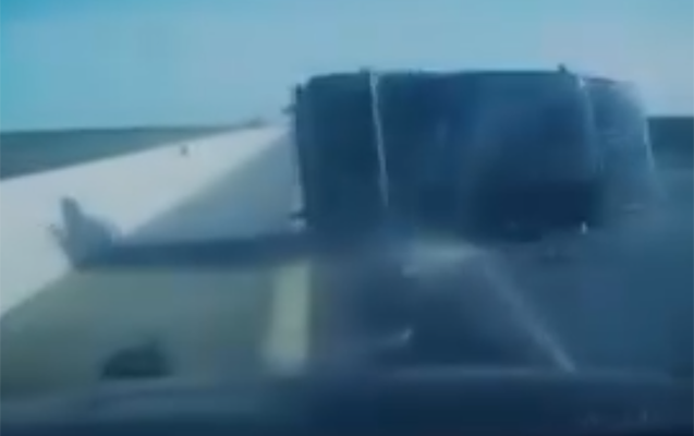 baki-qazax-yolunda-avtomobil-bele-asdi