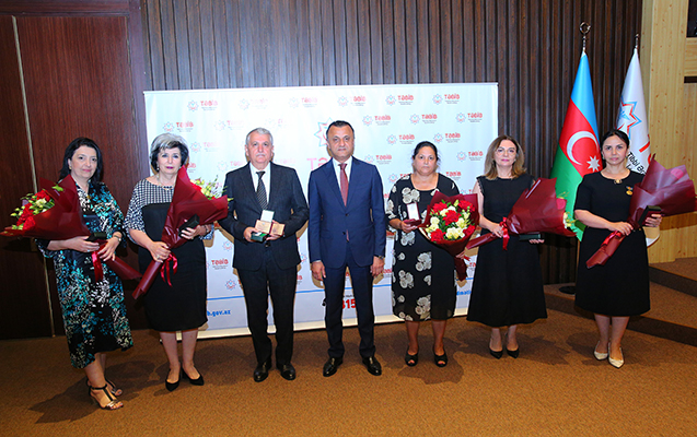 teltif-edilen-tibb-iscilerine-mukafatlari-teqdim-olundu