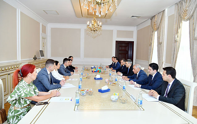 inam-kerimov-moldovanin-numayende-heyeti-ile-gorusdu