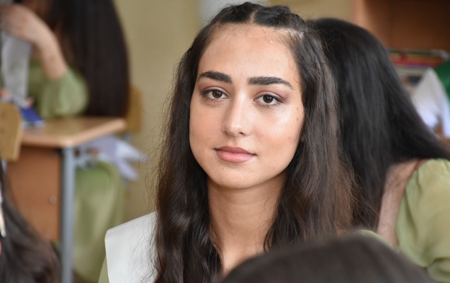 olke-birincileri-baki-ali-neft-mektebini-secirler