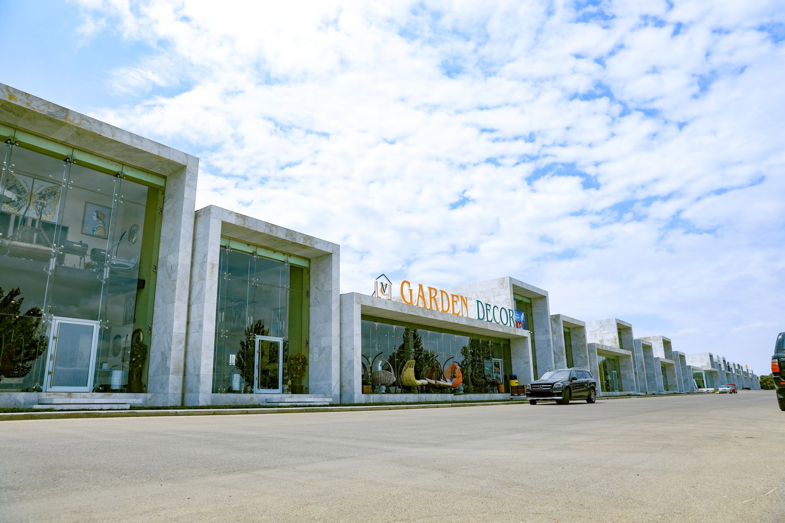 “Gala Shopping Village” artıq xidmətinizdədir!