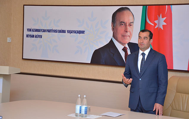 samaxida-heyder-eliyev-ve-azerbaycan-dili-movzusunda-deyirmi-masa-kecirildi