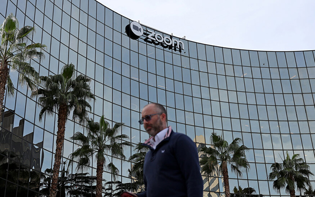 her-kese-evden-islemeyi-oyreden-sirket-emekdaslarini-ofise-cagirir