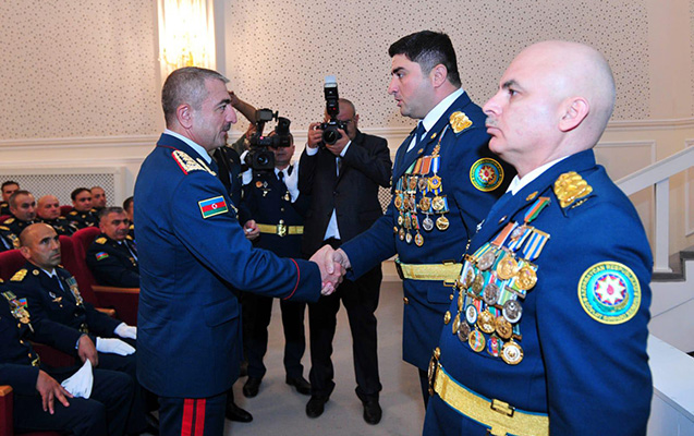 babek-elekberov-ve-zaur-zeynalova-general-rutbeleri-teqdim-edildi