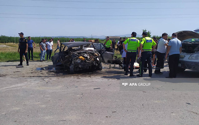 ata-ve-ogulun-idare-etdiyi-avtomobiller-toqqusdu