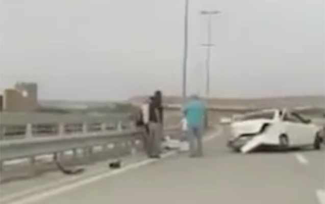 zig-yolunda-avtomobil-asdi