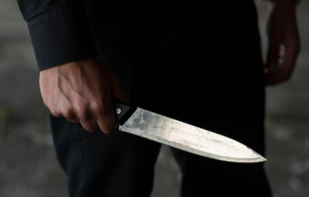 В Баку 41-летний мужчина получил ножевое ранение