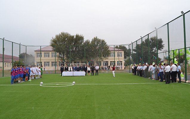 zerdabda-suni-ortuklu-mini-futbol-meydancasinin-acilisi-olub