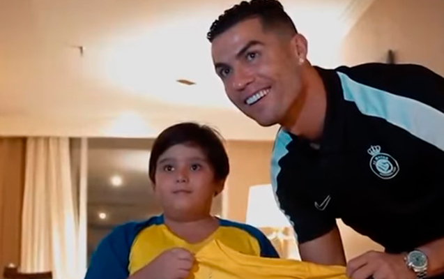 Ronaldo onu görə bilmədiyi üçün ağlayan azyaşlı ilə görüşdü -