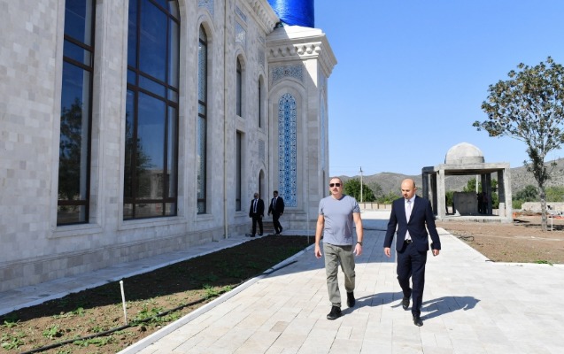 Prezident Zəngilan məscidində görülən işlərlə tanış oldu - Fotolar
