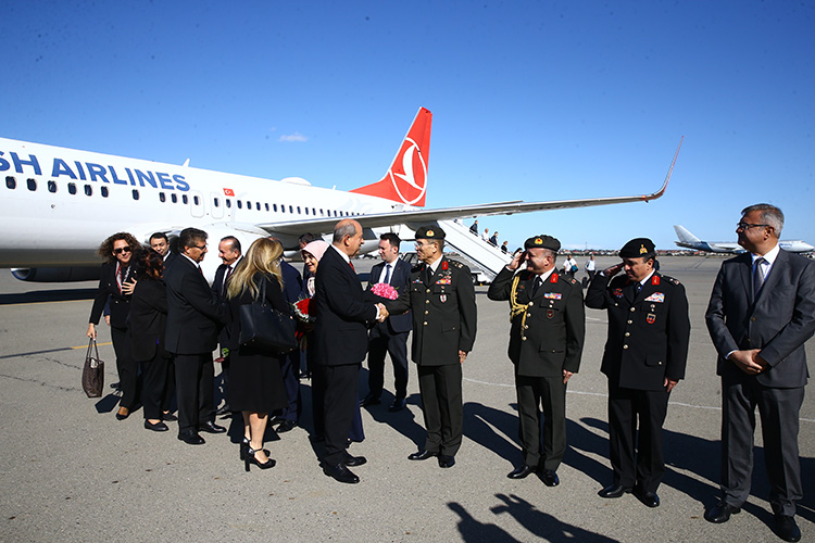 Ersin Tatar Azərbaycana gəldi — Fotolar