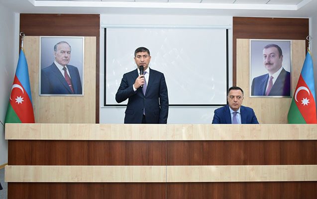 elsad-hesenov-sakinlerle-gorusdu