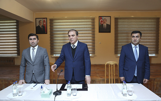 niyazi-bayramov-vetendaslarin-muracietlerini-dinledi