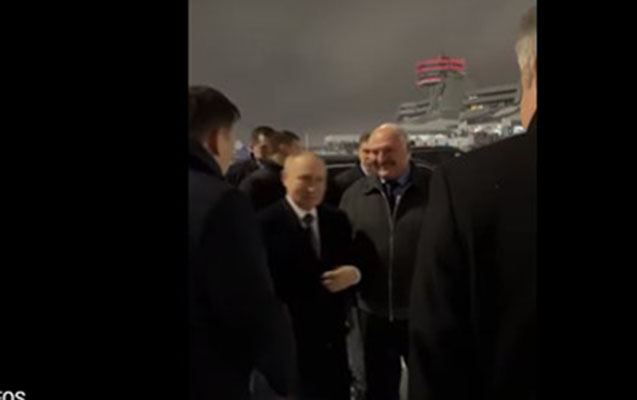 Lukaşenko Putini şəxsən yola saldı