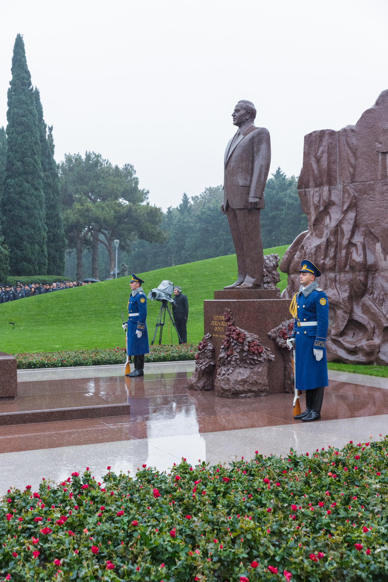 AZAL-ın kollektivi Heydər Əliyevin xatirəsini yad etdi - FOTOLAR