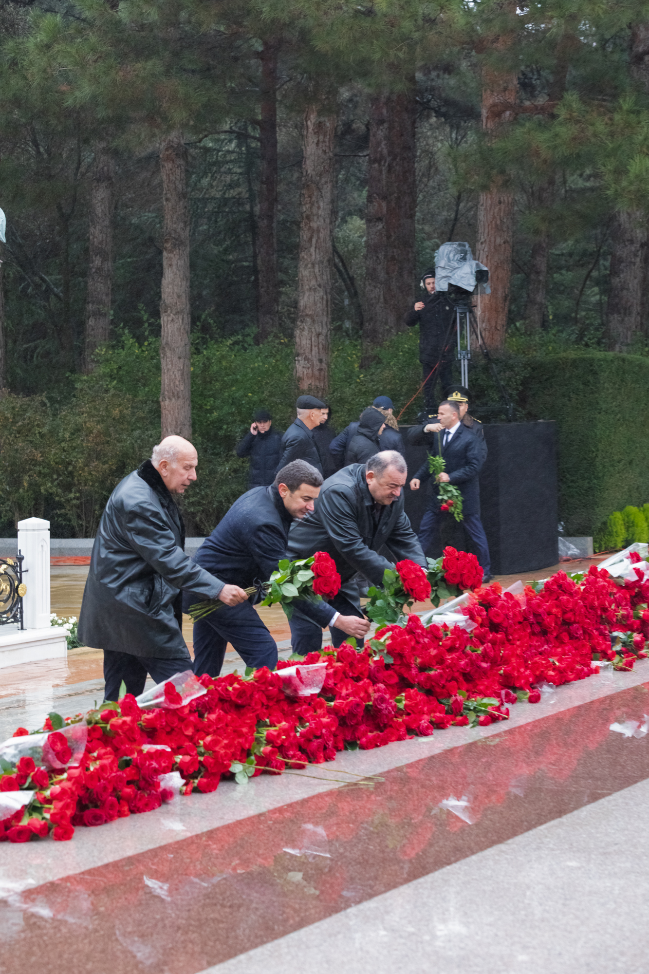 AZAL-ın kollektivi Heydər Əliyevin xatirəsini yad etdi - FOTOLAR