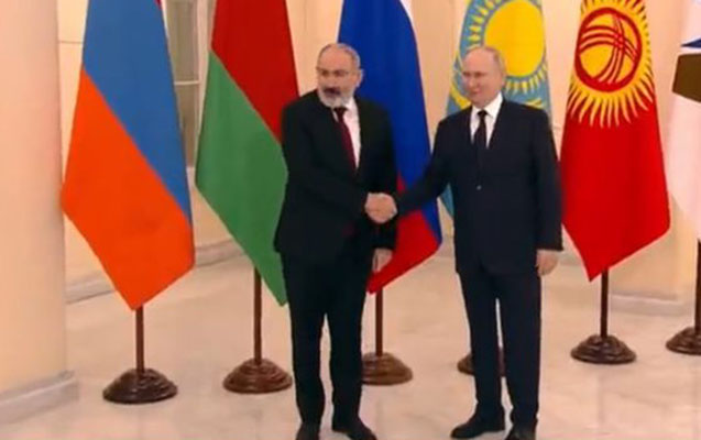 putin-pasinyani-qarsiladi