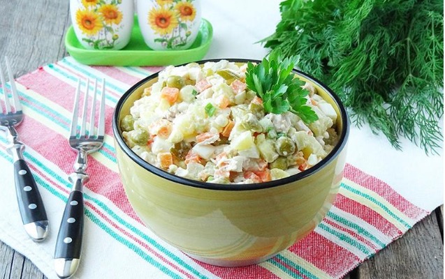 naxcivanda-bir-ailenin-4-uzvu-salatdan-zeherlenib