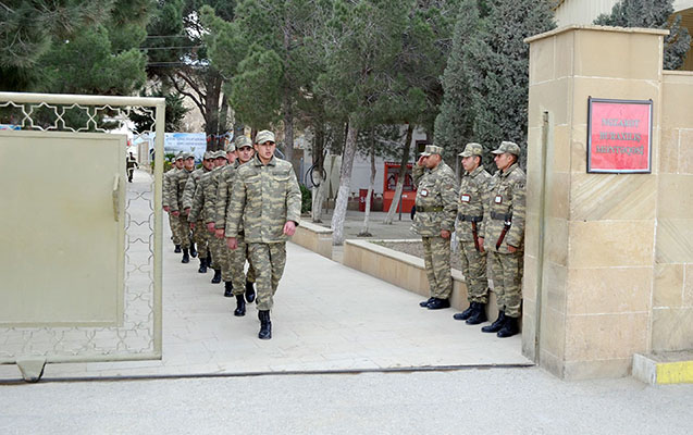 daha-bir-qrup-herbi-qulluqcu-ehtiyata-buraxilib