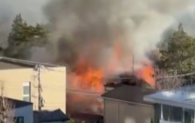 tokioda-kecmis-bas-nazirin-iqametgahi-yanib