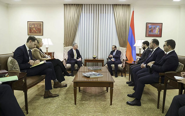 mirzoyan-lui-bono-ile-azerbaycan-ermenistan-munasibetlerini-muzakire-etdi