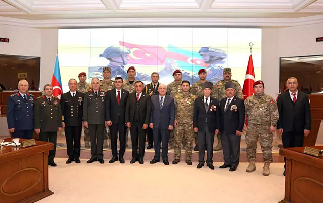 yasar-guler-azerbaycanli-qazilerle-gorusdu