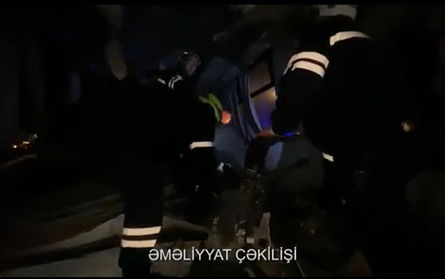 sarayda-yuk-masini-avtobusla-toqqusdu
