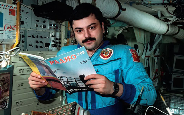 Kosmosa uçan ilk azərbaycanlı kimdir?