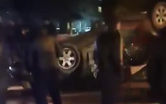 bakinin-merkezinde-bmw-priusu-vurub-asirdi