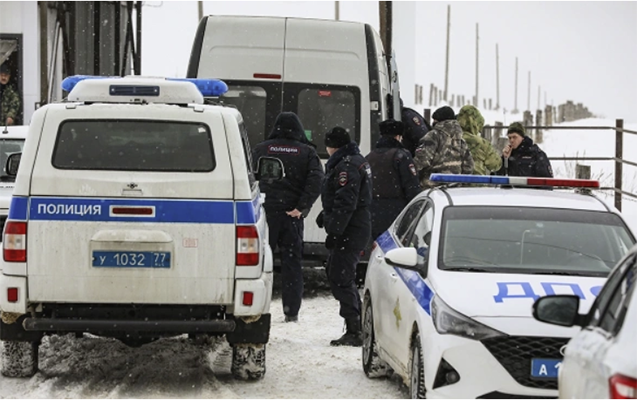 il-76-nin-qezaya-dusduyu-yerde-raket-qaliqlari-tapilib