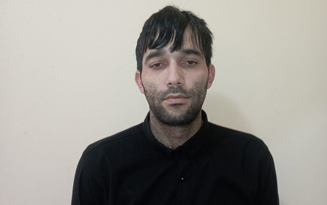 taksi-suruculerine-qenim-kesilen-sexs-saxlanildi