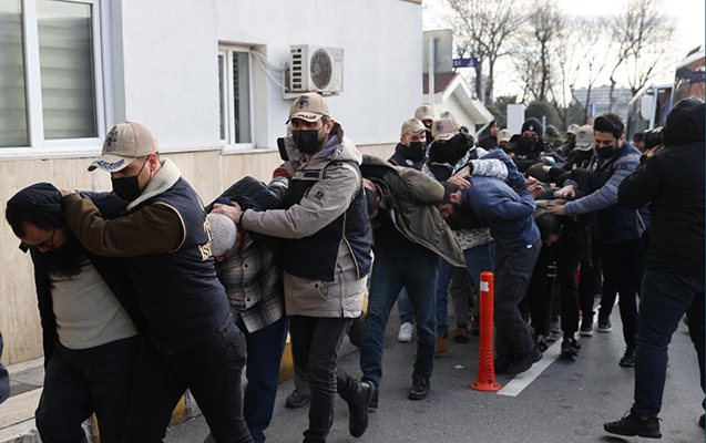 istanbulda-kilseye-hucumla-bagli-25-nefer-hebs-olunub