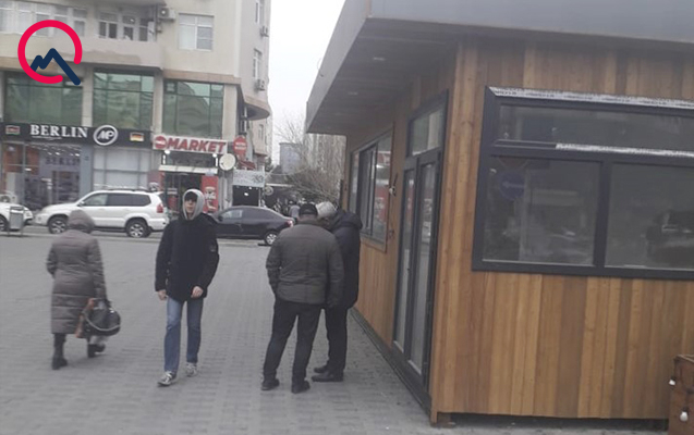 yolumuzun-ustune-kosk-qoyub-piyadalarin-hereketine-mane-olurlar