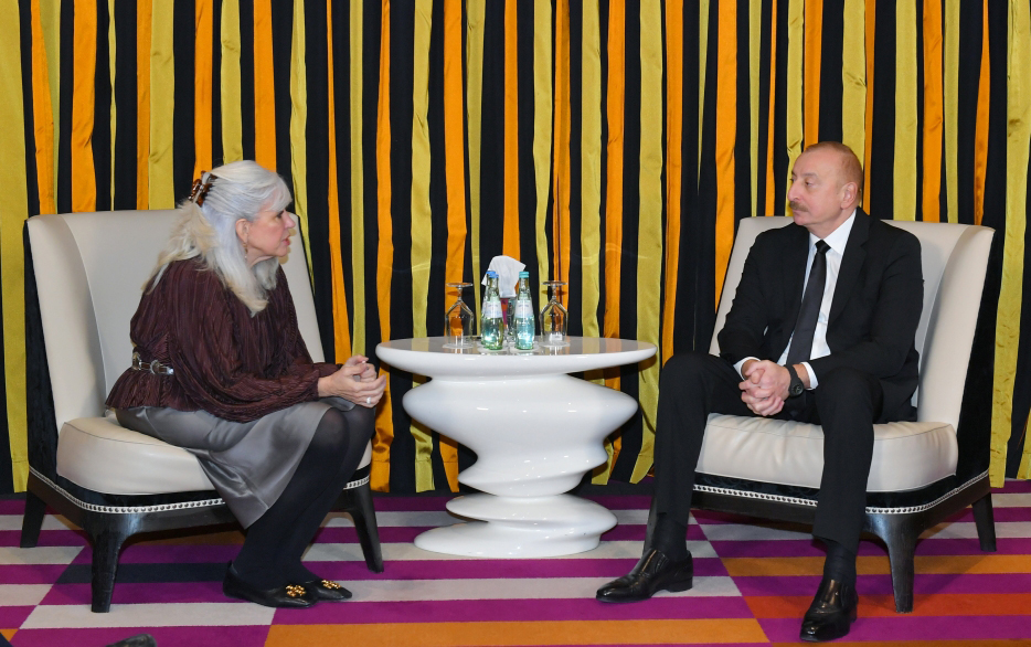 ilham-eliyev-munxende-the-rockefeller-foundationin-bas-vitse-prezidenti-ile-gorusdu