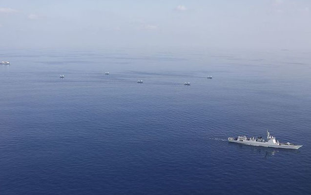 husiler-britaniya-gemisine-raket-zerbesi-endirib