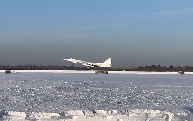 putin-tu-160m-ile-ucus-heyata-kecirdi