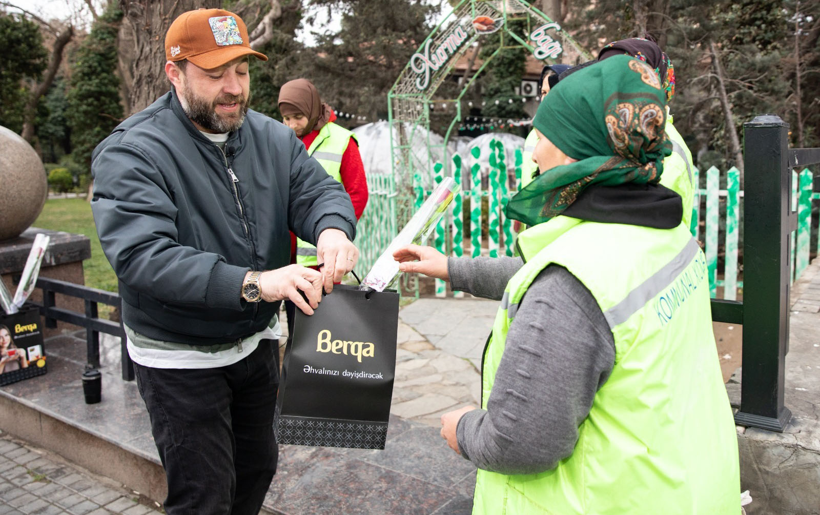 azer-aydemir-ve-berqa-xanimlarin-8-mart-bayramini-tebrik-etdi