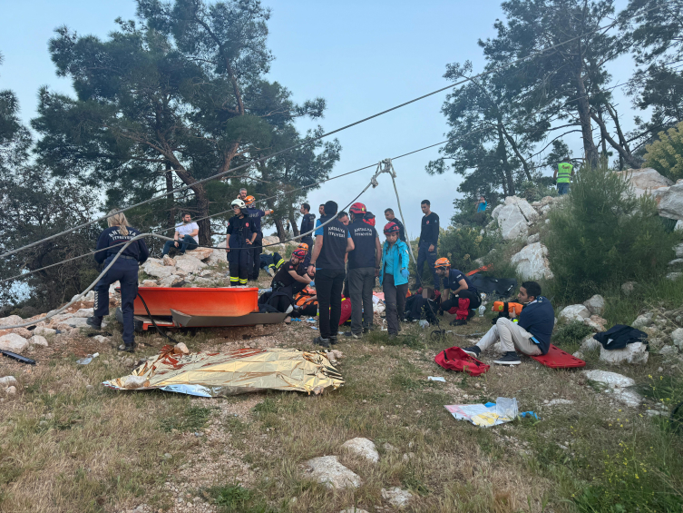 Antalyada kanat qəzası - Ölən və yaralananlar var