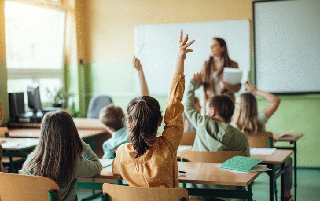 Ukraynada məktəblilərin təhsil müddəti artırılacaq