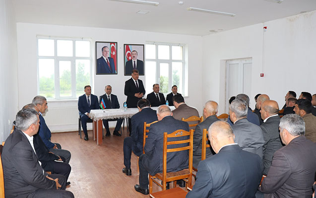 firdovsi-eliyev-salahlida-seyyar-gorus-kecirdi
