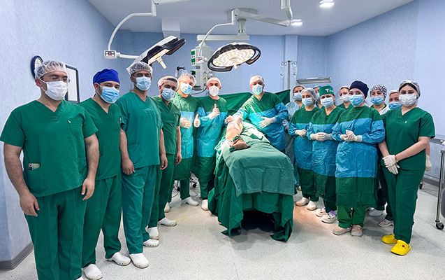 bu-xestexanada-ilk-defe-endoprotez-emeliyyati-icra-olundu