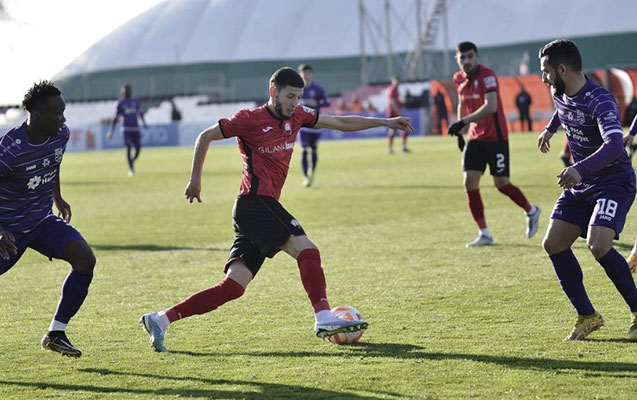 bu-futbolcu-qebeleden-ayrildi