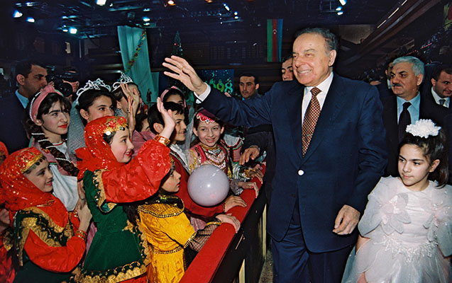1-iyun-tarixinde-usaqlara-ulu-onderin-arzularini-catdirmaga-borcluyuq